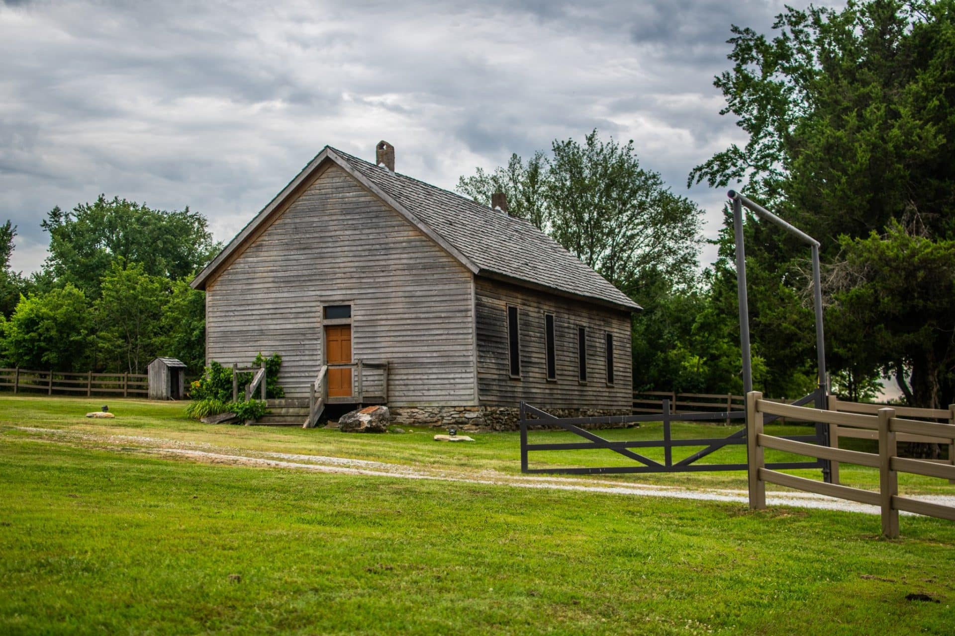 modoc mission church, modoc nation, modoc mission church and cemetery